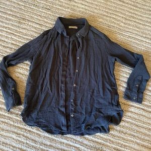 Outerknown Women’s Linen Buttondown